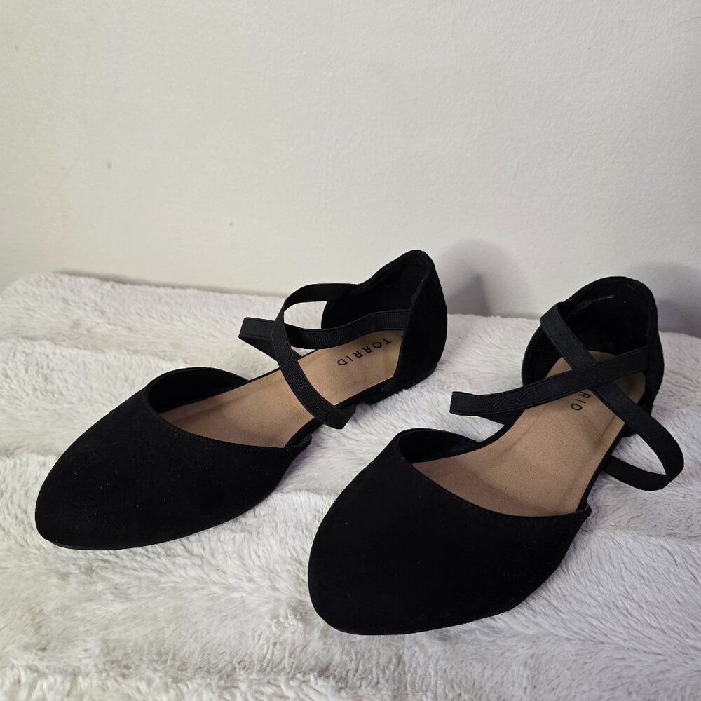 Torrid - 8WW - Black Faux Suede Elastic Crisscross Strap Flat
